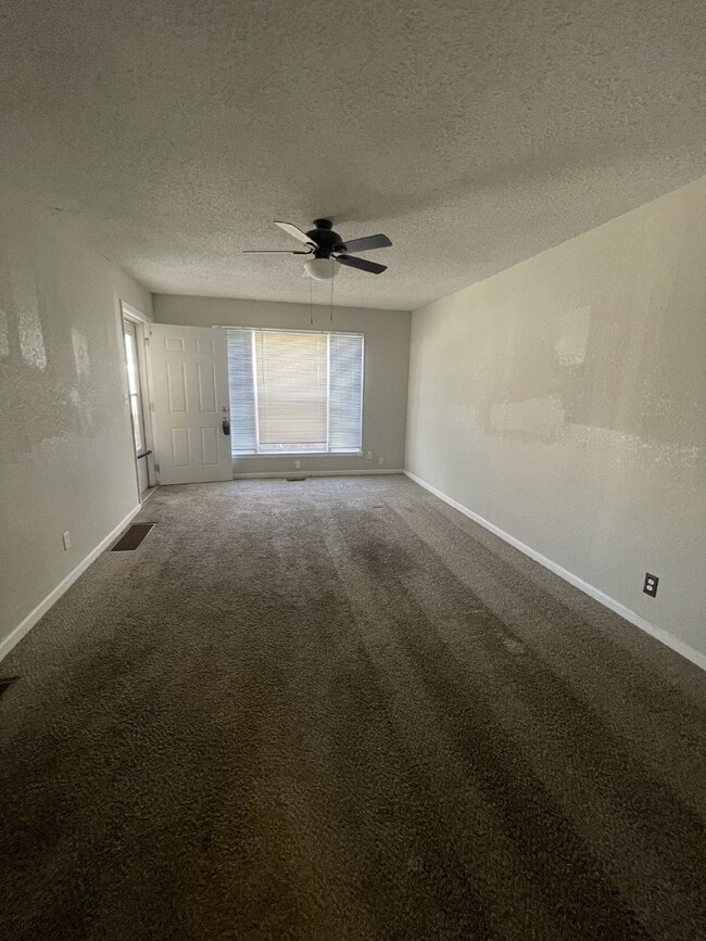 Photo - Charming 2-Bedroom Duplex in Wichita with Spacious Layout and Modern Amenities!
Hurry! Limited-T...
