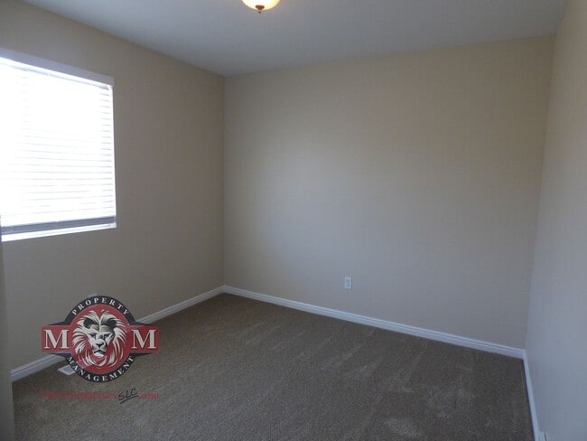 Photo - 2 Bd 1.5 Bath Duplex in Milcreek