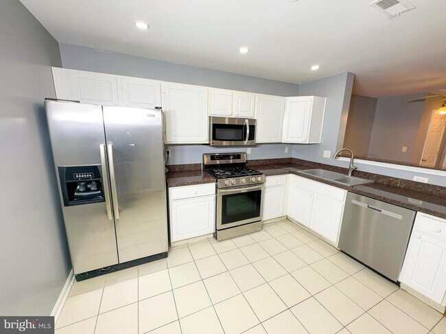 Photo - 1632 Briarview Ct