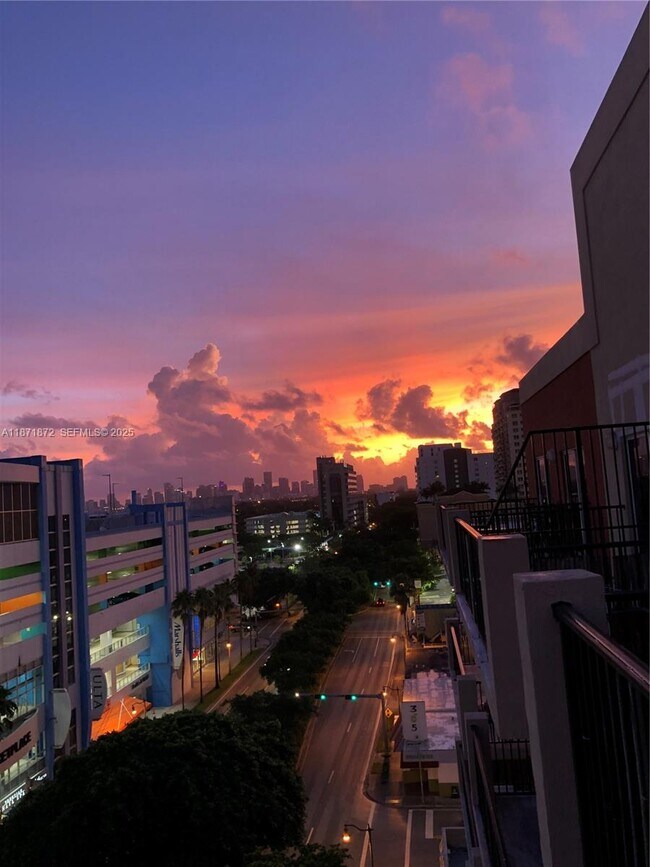 Photo - 3410 Coral Wy Unidad PH-02