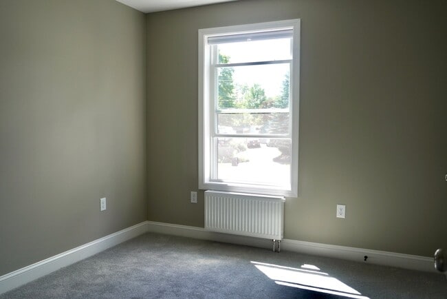 371 Lincoln St Unit 1B