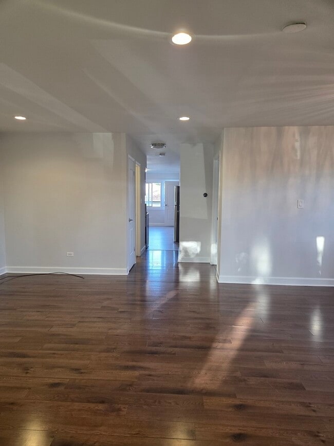 Photo - 16007 Vine Ave