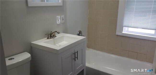 Photo - 111 Smith St Unit 1st