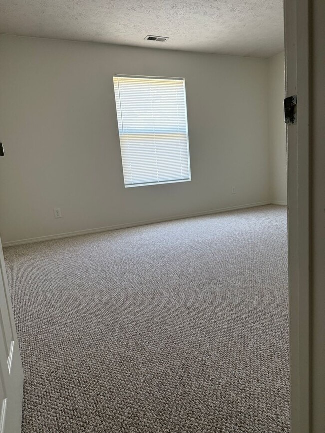 Photo - Whittington Commons Unit 1423 W Allen St