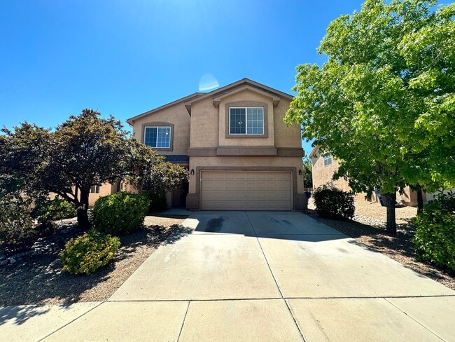 Building Photo - Stunning 3 bed, 2.5 bath, 2575 sq ft home ...