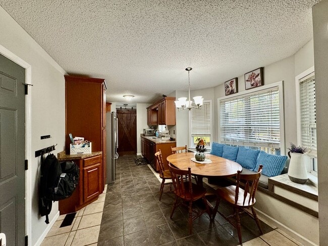 Photo - Great Neighborhood just minutes to all Bas...