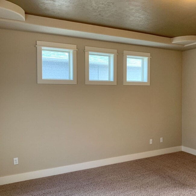 Photo - Desirable Home in Meridian with 3 Car Garage!