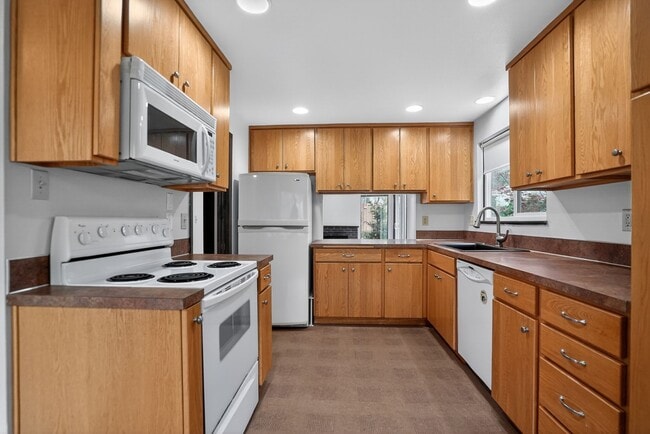 Photo - 9225 SW Chelan Pl