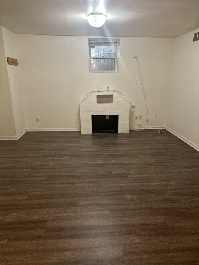 4422 S Saint Lawrence Ave Unit B