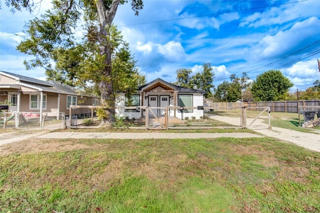 Photo - 4049 Lucille St