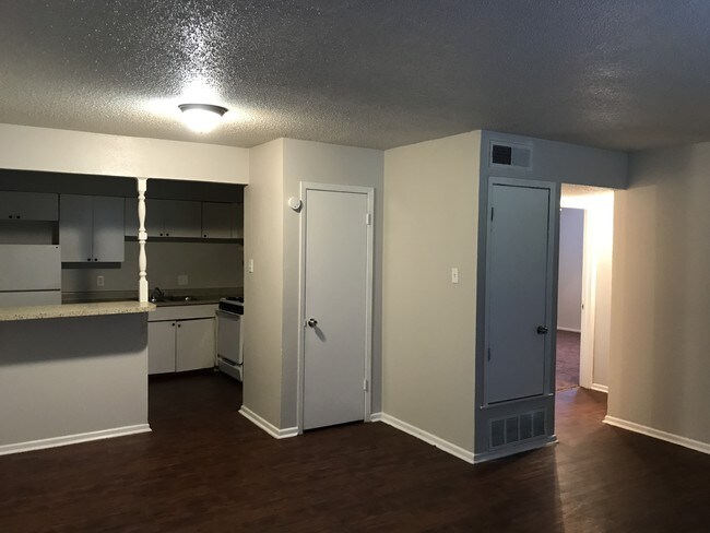 Rue Leon Apartments