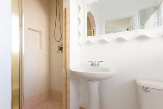 bathoroom with shower - 223 S Carson Rd