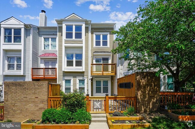 Building Photo - 6010 Sunset Ridge Ct Rental