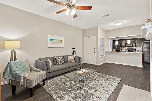 Renovado - Summit at Westwood