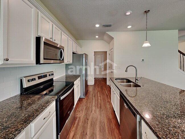 Photo - 8577 Highfield Ave