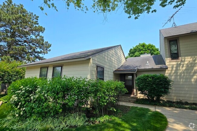 Building Photo - 703 Colby Ct Rental