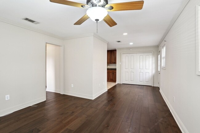 Photo - 6870 Argonne Blvd
