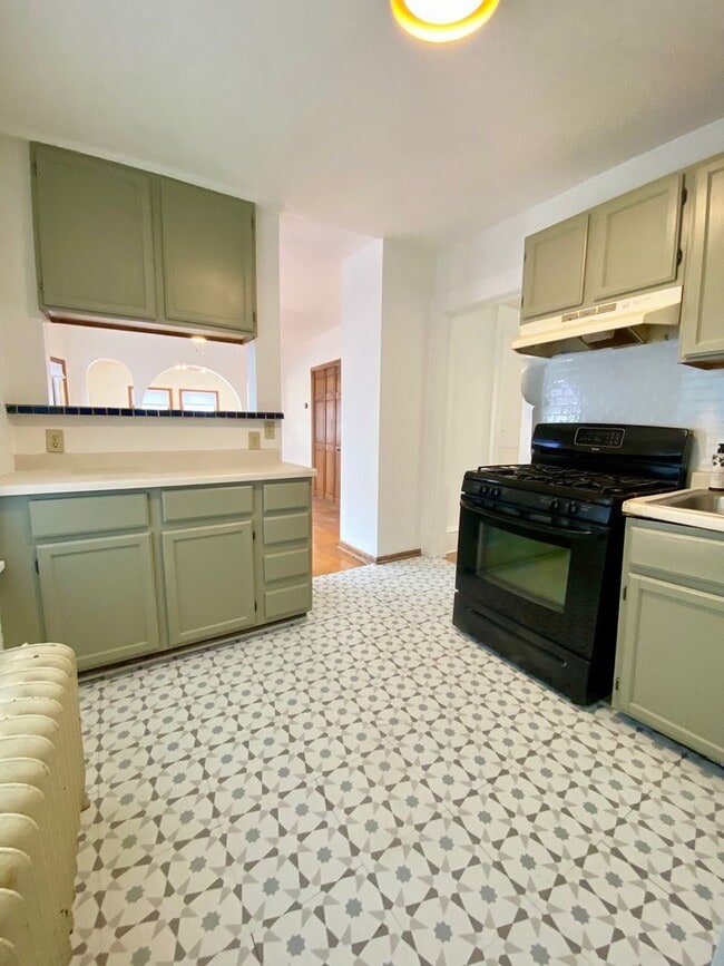 Building Photo - 835 Margaret St Unit 1