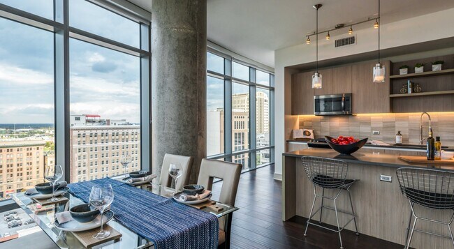 Photo - Experience Luxury + 1 Month Free Rent! Unit AMS3