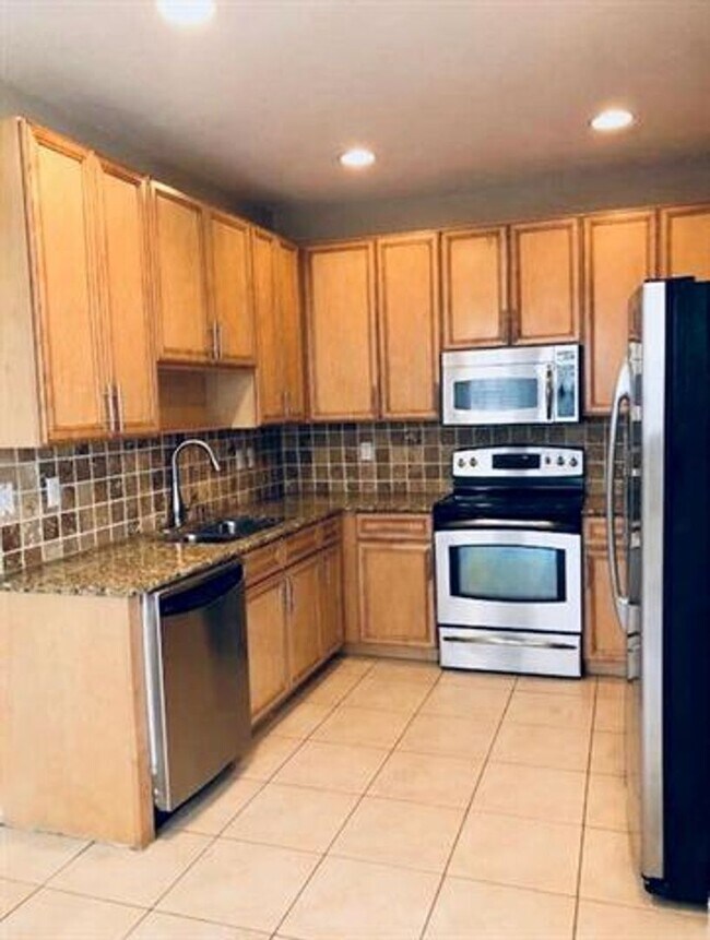 Photo - 9715 Darlington Pl