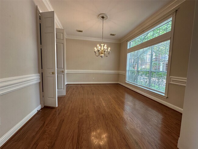 Photo - 17 Ambleside Crescent Dr