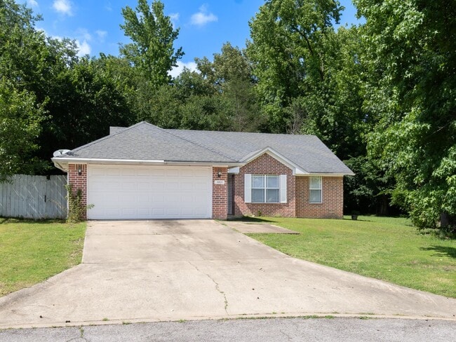 Freshly Updated 3 Bed, 2 Bath Home in Fort... - Freshly Updated 3 Bed, 2 Bath Home in Fort...