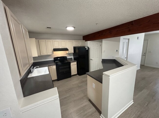 694 Walden Cir