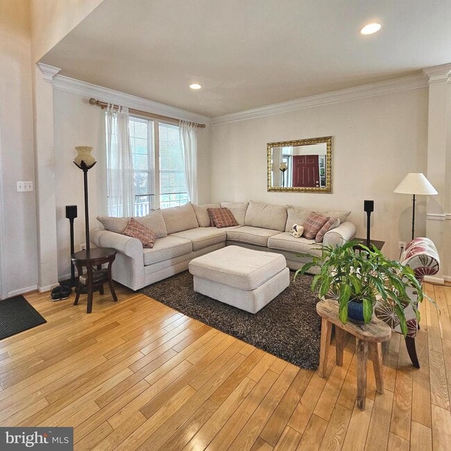 Building Photo - 42991 Chesterton St