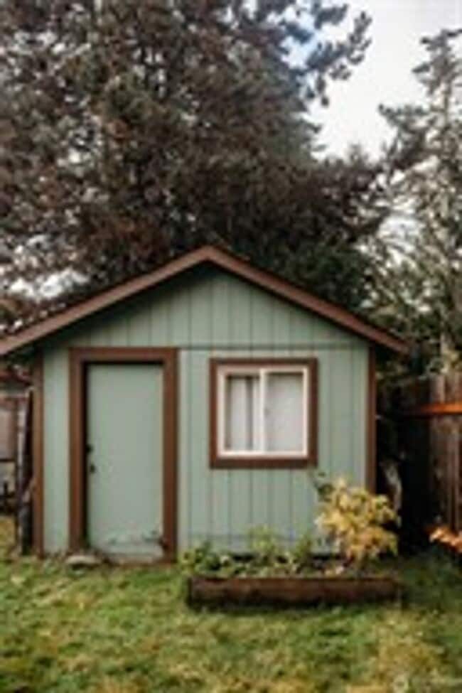 Photo - Close in Quiet Neighborhood,