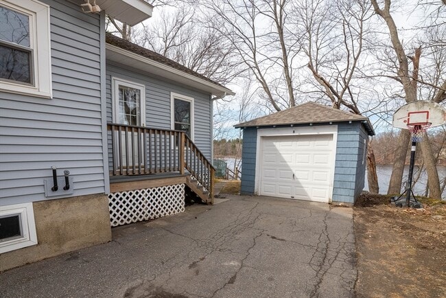 Photo - 8 Blackstone St