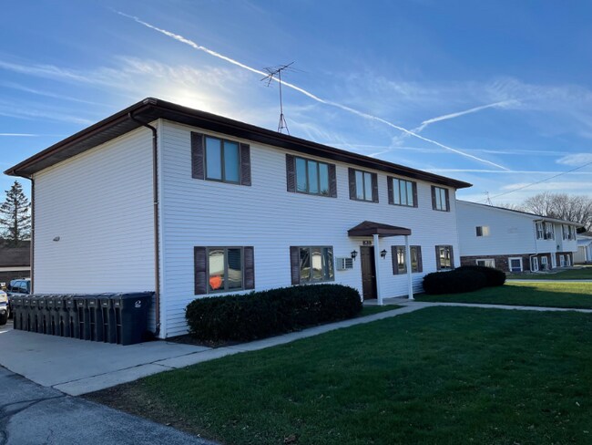 Building Photo - 839 Illinois Ave Rental