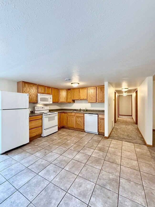 Building Photo - 920 18th Ave SW Unit 920 18th Ave SW-920B
