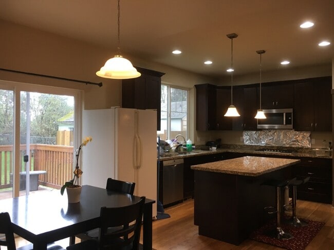 Photo - 2407 SW Roxbury St