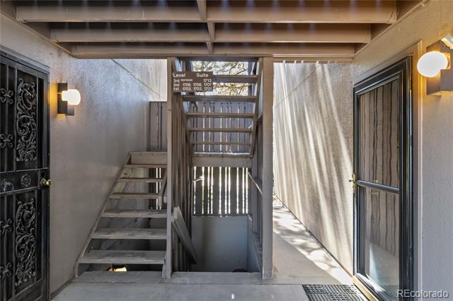 Photo - 2525 S Dayton Way Unidad 1708