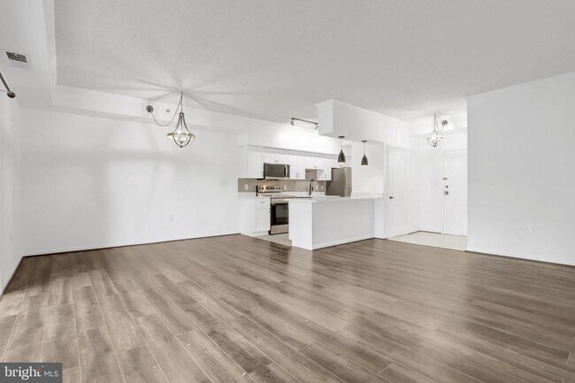Photo - 1211 S Eads St Apartment Unit 206