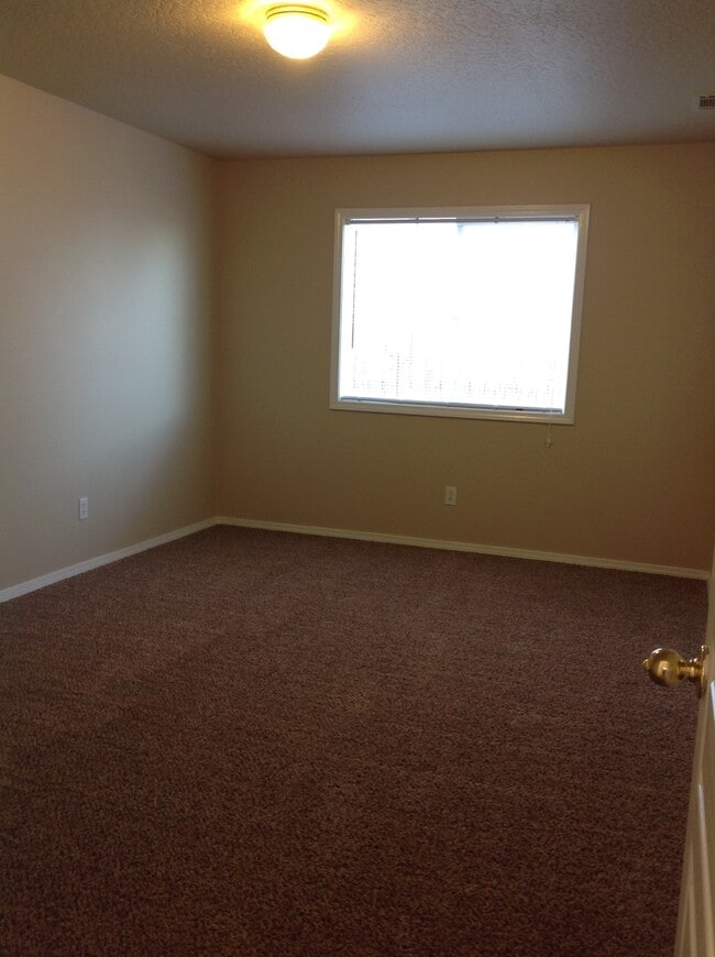 Photo - Fabulous location. Nice home with new carpet and paint. Living and family room.