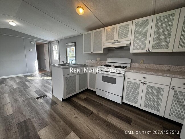 Photo - 2 Cloverleaf St