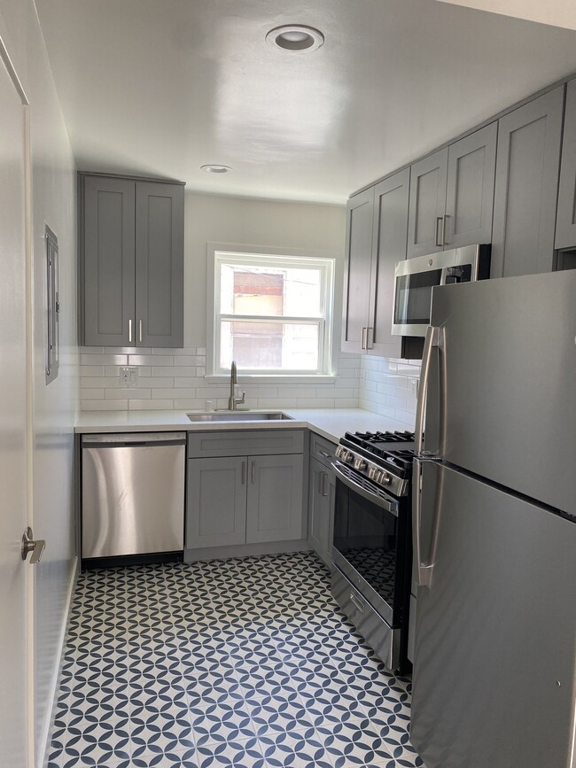 Photo - 1331 W Adams Blvd Unit 1331
