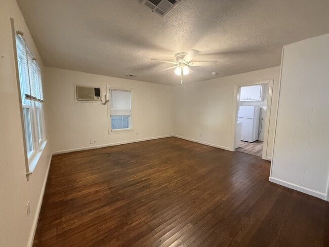 Photo - 207 S Berry St