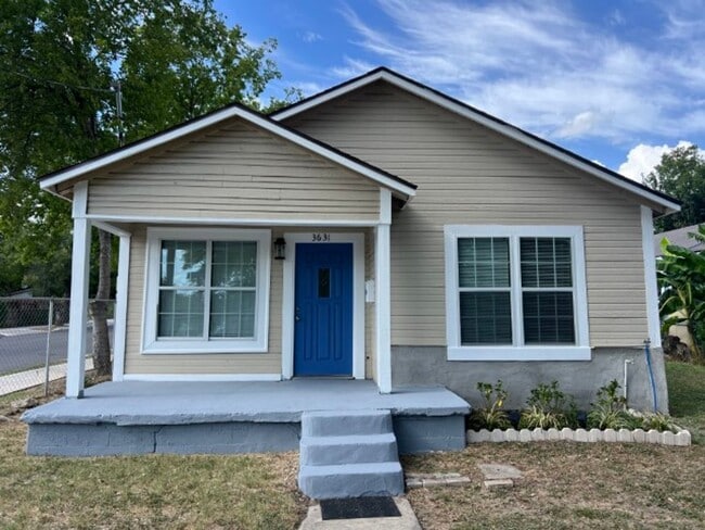 Building Photo - Fantastic Home Near Downtown