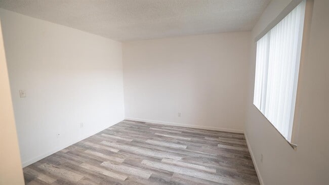 Building Photo - 136 NW 60th Ave Unit 7-2 Rental