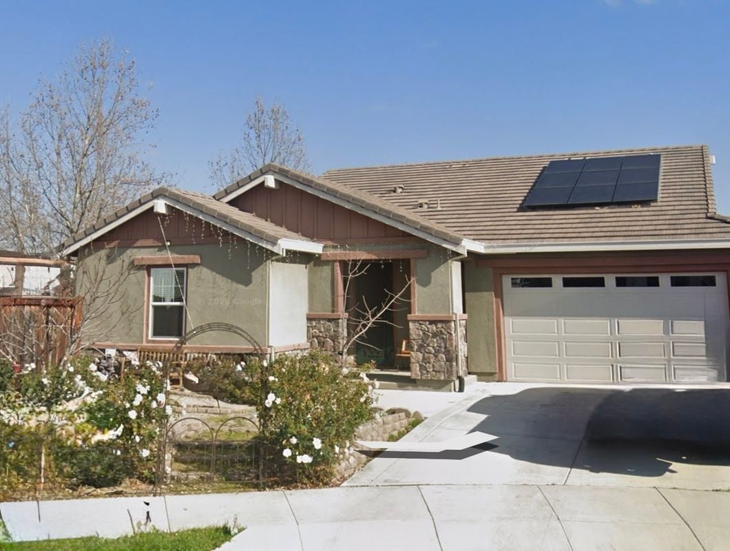 Photo - 679 Hamilton Ct