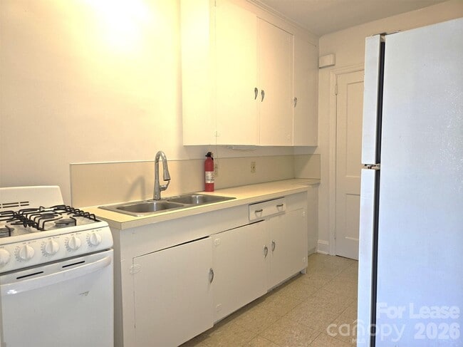 Photo - 523 Willoughby St Unit 1