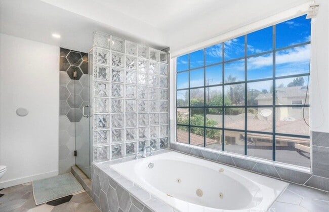 Photo - 2481 S Bundy Dr