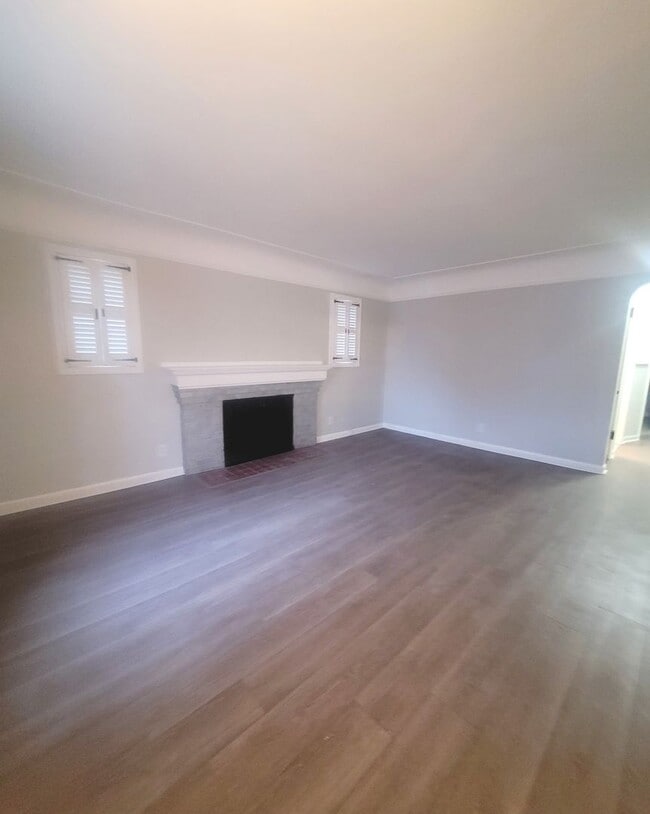 Photo - Beautiful 3 Bedroom bungalow in very desir...