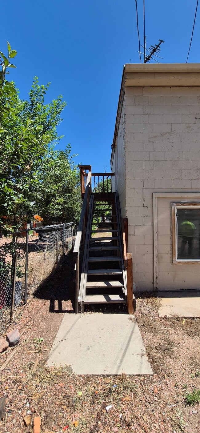 Building Photo - 1111 Unit G