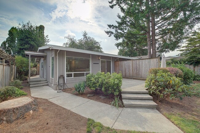 2Bd/1Ba Issaquah Duplex - 2Bd/1Ba Issaquah Duplex Condo