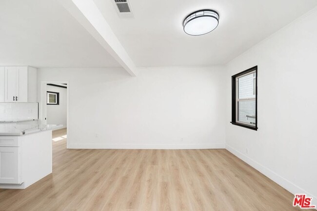 Photo - 1647 Selby Ave