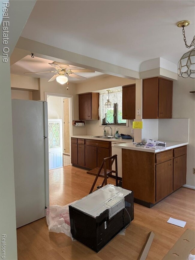 Photo - 15087 Thomas Ave
