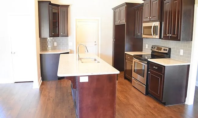 Photo - 10 Ivy Cross